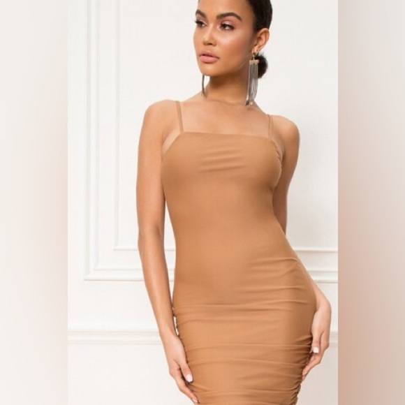 NWT Superdown Revolve Yovanna Midi Dress in Taupe - Picture 4 of 10